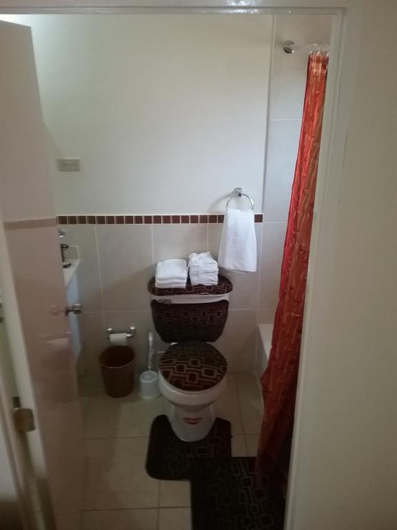 Cheerful 2-Bedroom Home In Falmouth Garden Bagian luar foto
